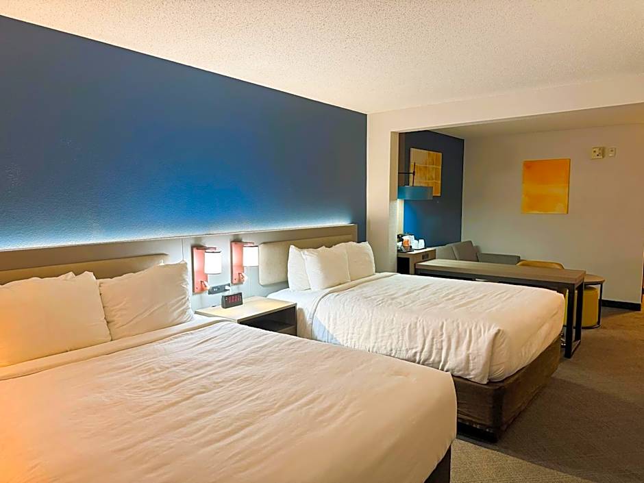 Comfort Inn & Suites Sheboygan I-43