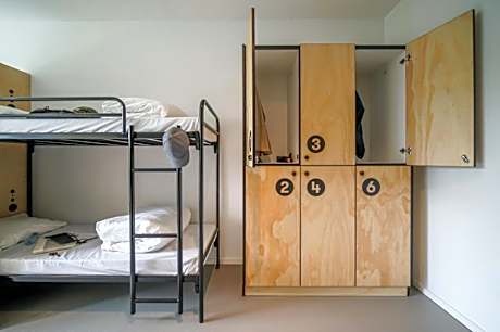 Bed in 6-Bed Mixed Dormitory Room