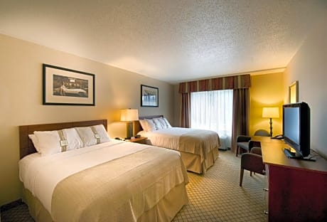 Standard Room with Two Queen Beds