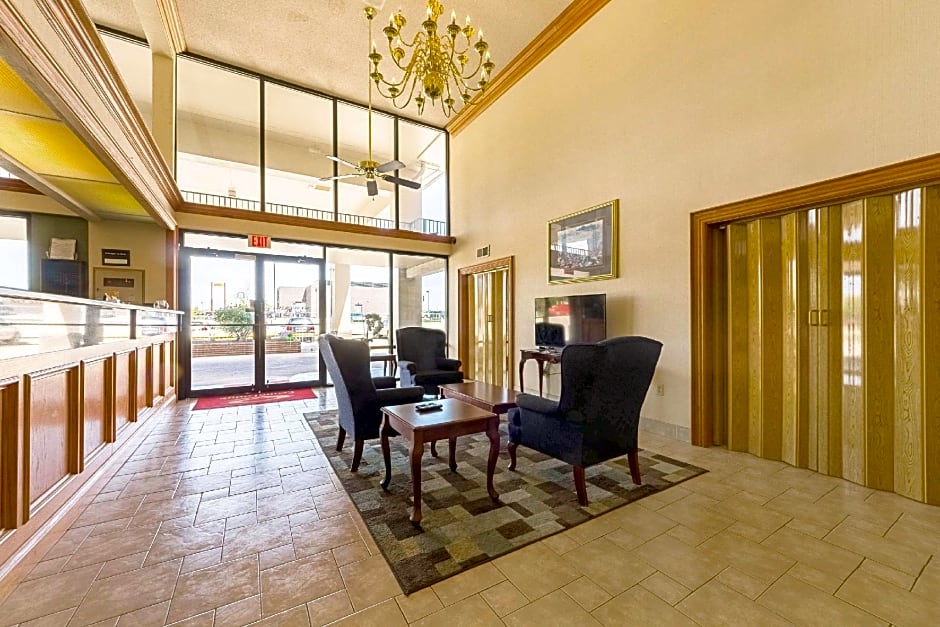 Econo Lodge Inn & Suites Bentonville – Bentonville, AR