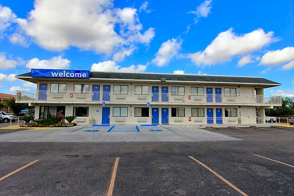 Motel 6-Kingsville, TX