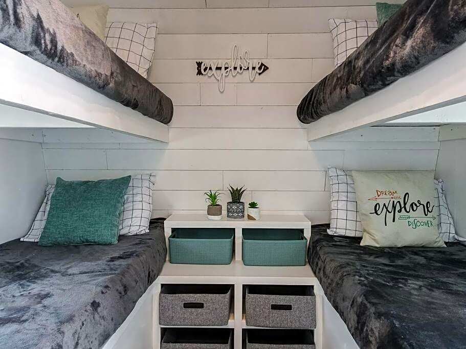 Wildflower Wanderlust-Glamping st 1885 Farms