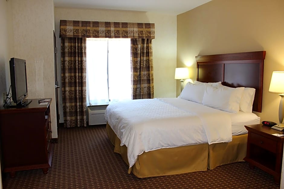 Holiday Inn Express Hotel & Suites Center, an IHG Hotel