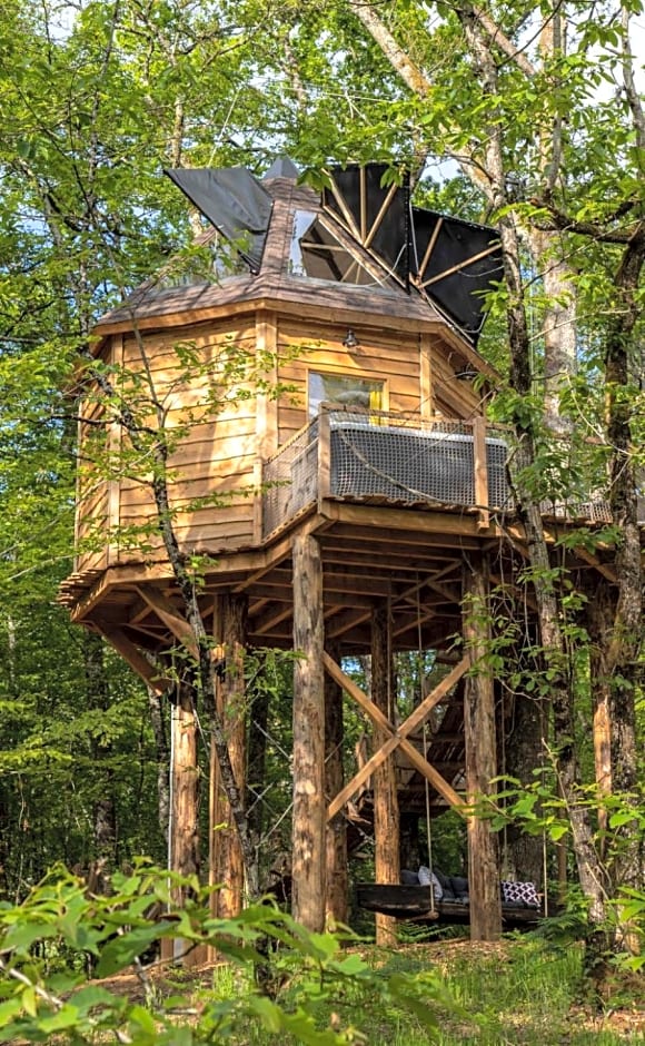 Cabanes dans les arbres avec spa Lot et Dordogne