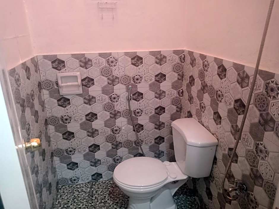 D' Angels Inn, Port Barton