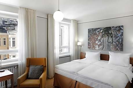Single Guest Room