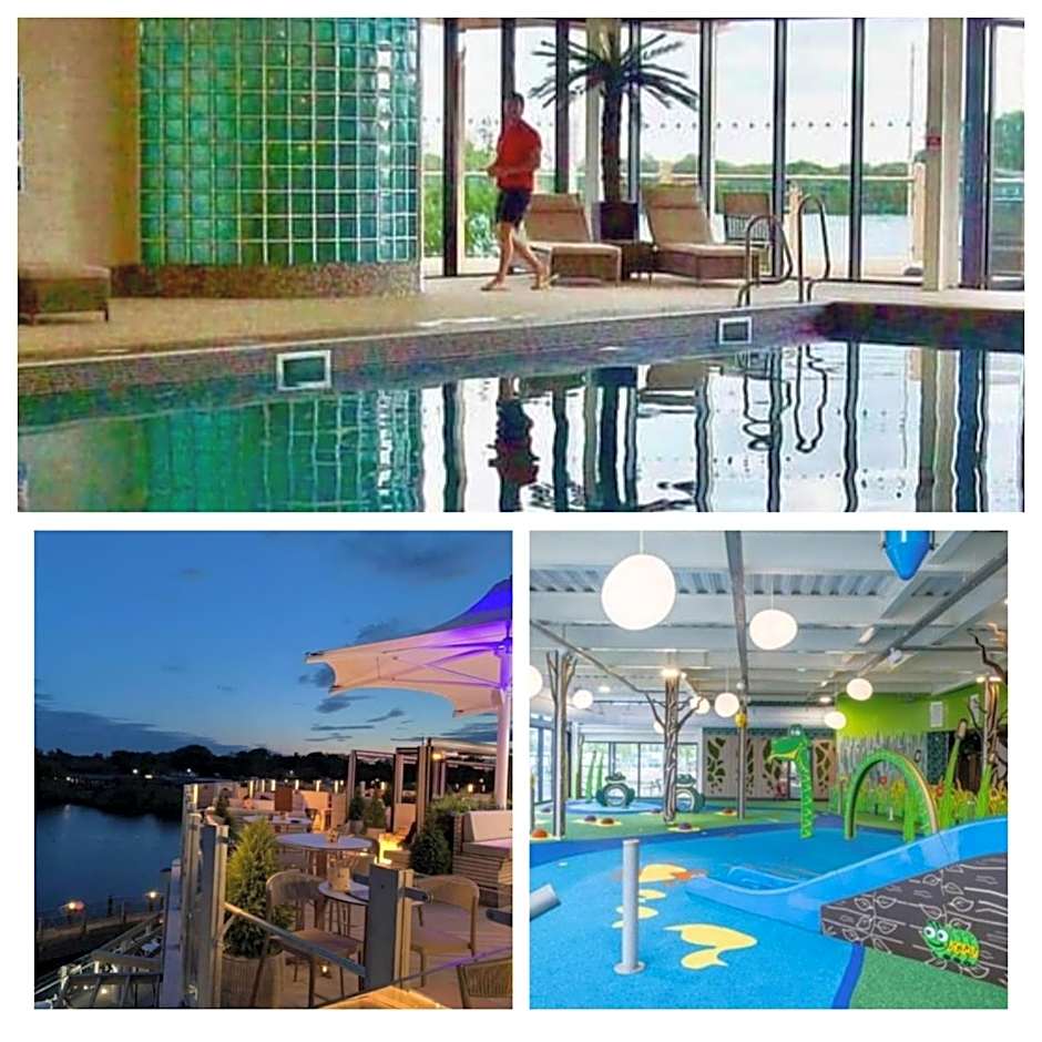 A HOME AWAY HOT TUB RETREAT AT Tattershall lakes country park