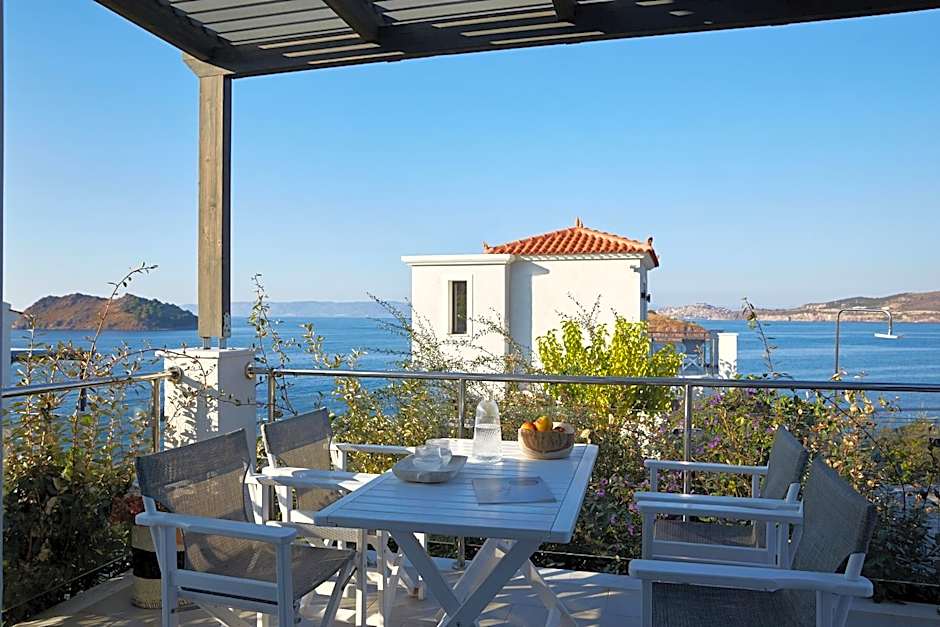 Eleia Seafront Rooms & Villas