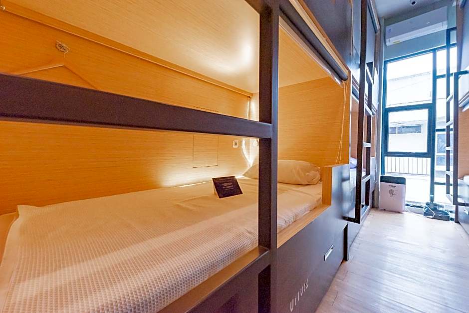 Capsule Inn Antasari Mitra RedDoorz