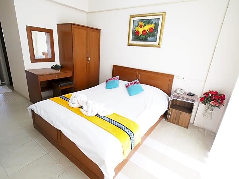 Thanapa Place – Bangkok, NY