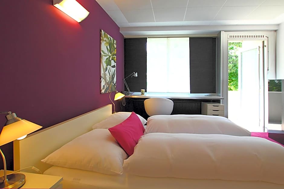 College Garden Hotel