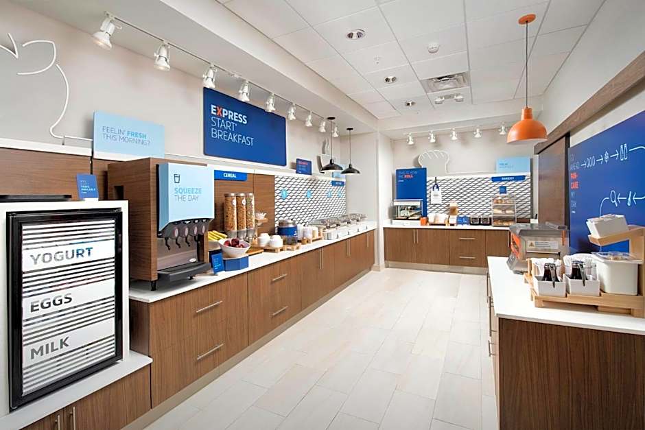 Holiday Inn Express & Suites Alton St Louis Area By IHG