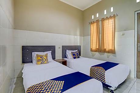 Economy Twin Room