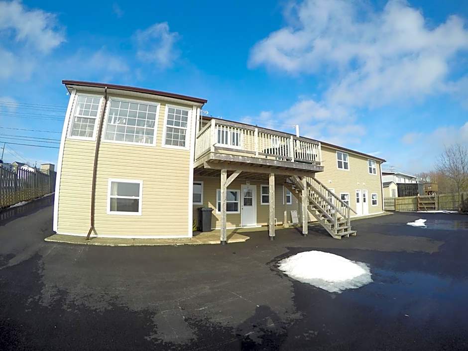 Admiral's Quay Motel & Suites