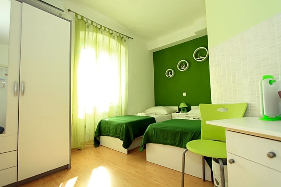 Nirvana Rooms & Apartments