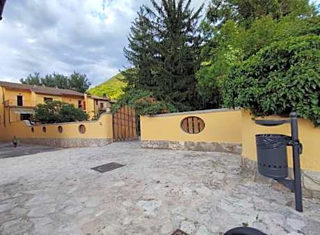 One-Bedroom Apartment with Garden View