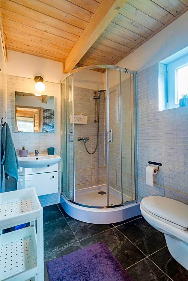 Domki w Dolinie Wieżycy