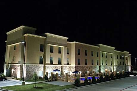 Hampton Inn By Hilton And Suites Center