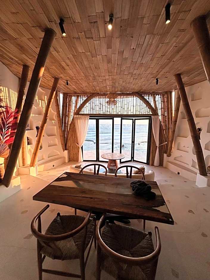 Kini Resort - Luxury Beachfront Bamboo Resort
