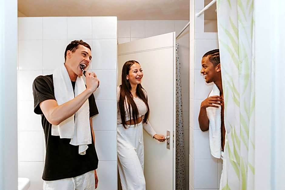 Rotterdam Teleport Hotel