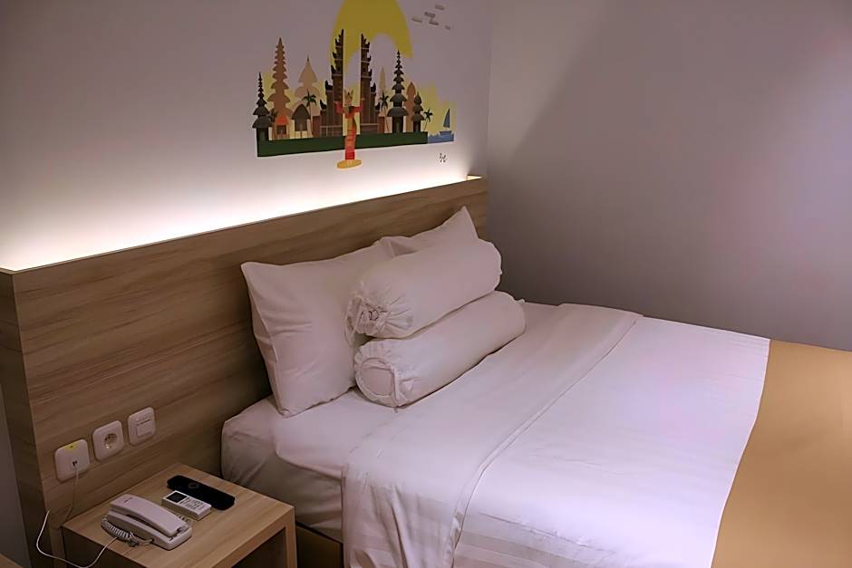 Central Front One Inn Jakarta Airport