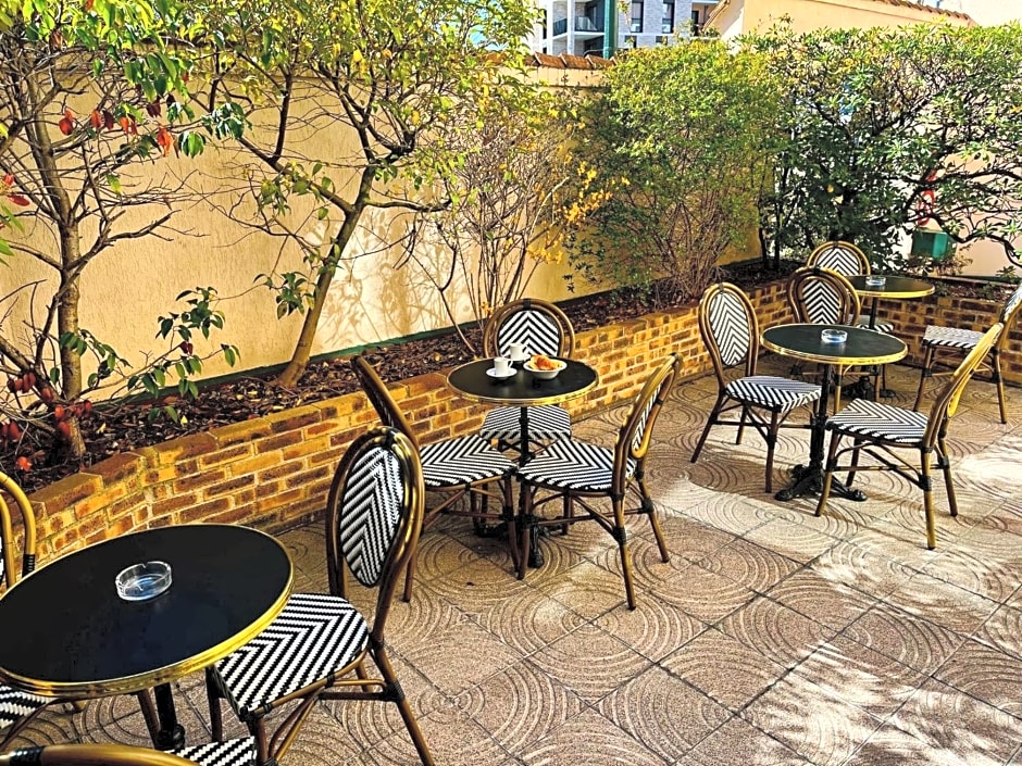 Hotel Le Cardinal Rueil Centre