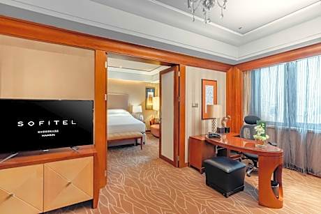 Prestige Suite with King Bed