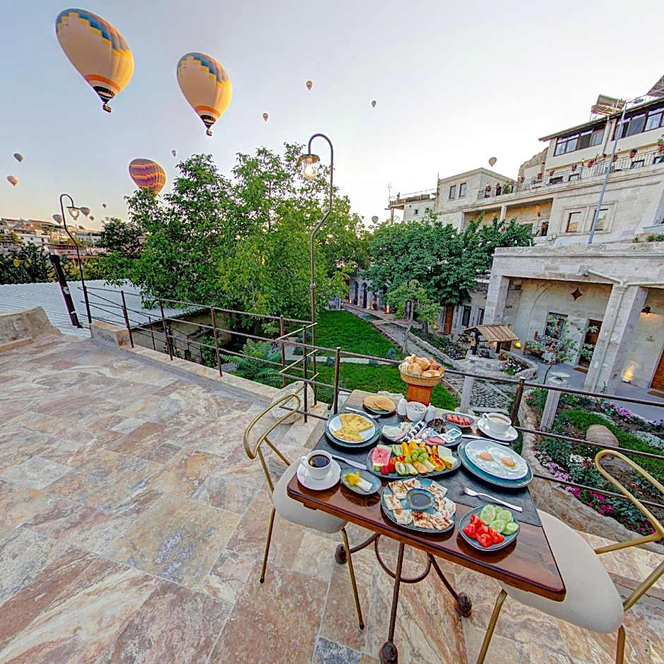 Sarnich Cave Suites