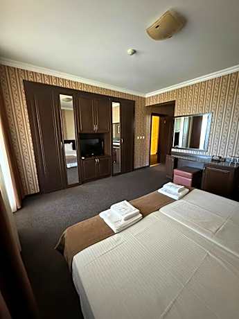 Queen Room with Balcony