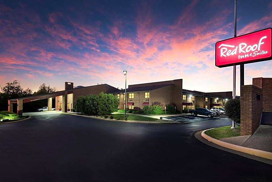 Red Roof Inn & Suites Lexington - Hamburg