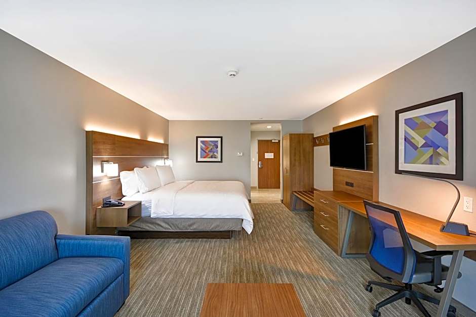 Photo 1 of 3 of Suite, Accessible, Roll in Shower