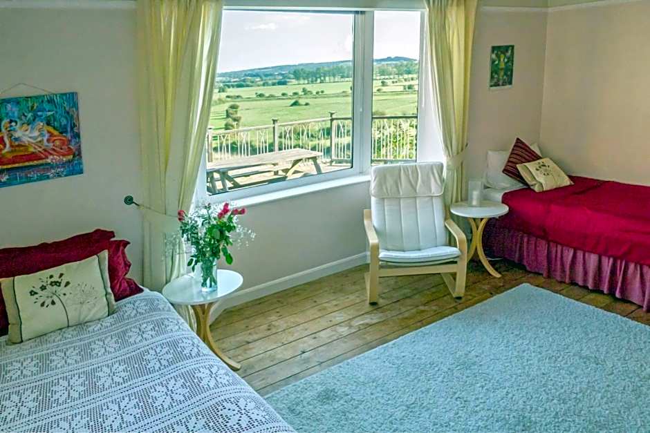 Healing Waters Sanctuary for Exclusive Private Hire and Self Catering Board, Vegetarian, Alcohol & Wifi Free Retreat in Glastonbury