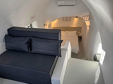 Petite Suite with Outdoor Hot Tub and Sunset View - Loft