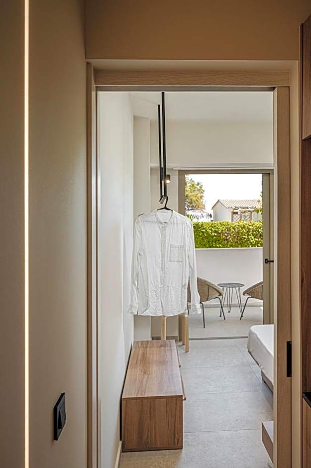 Palm Tree Beach Suites, by ZanteWize