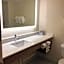 Holiday Inn Express and Suites Cedar Falls Waterloo By IHG