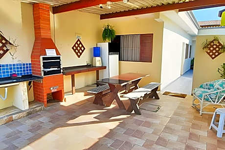 Casa com piscina pertinho do SESC Bertioga