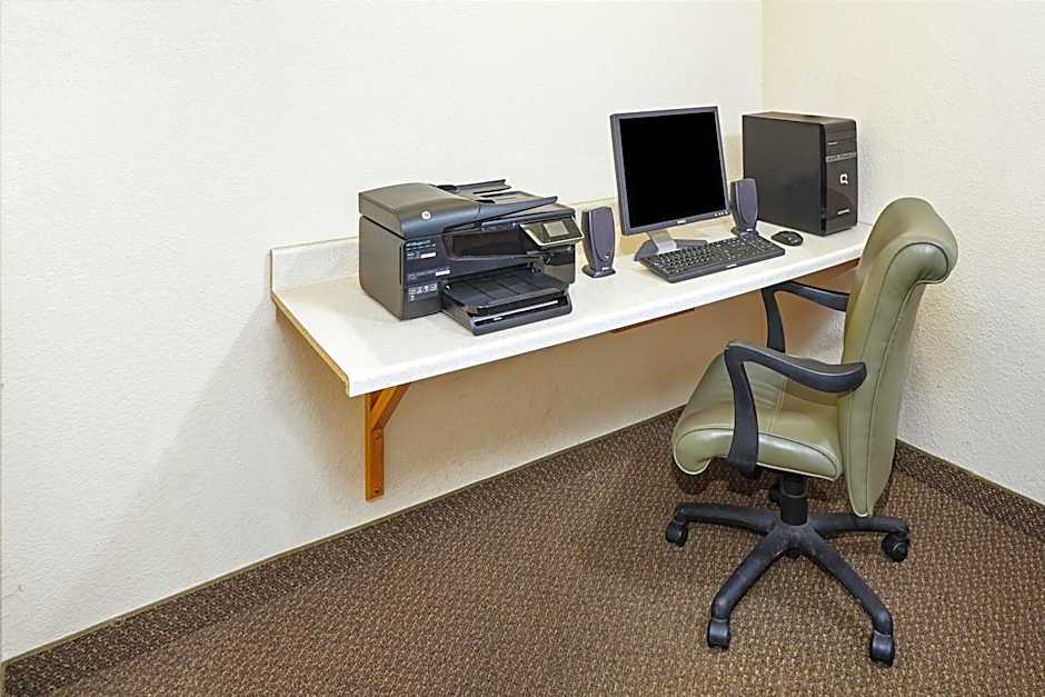 AmericInn by Wyndham Sheboygan