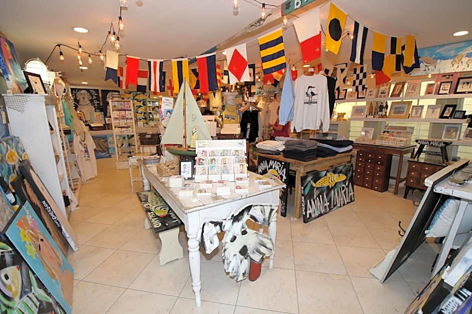 Absolute Anna Maria-Private Beach Access-Heated Pool-Water Views From Every Room