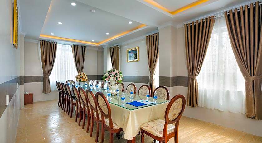 Phuc Ngoc Hotel