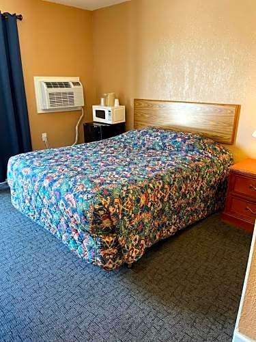 American Inn Council Bluffs – Council Bluffs, IA