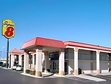 Super 8 by Wyndham Oklahoma Fairgrounds