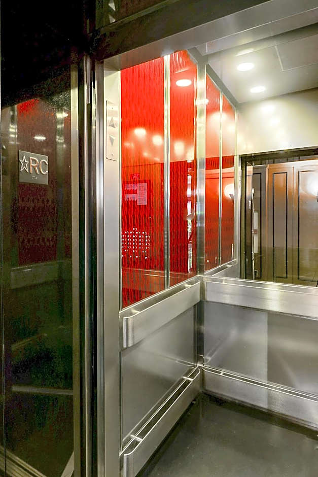 Le Cantlie Suites Hotel