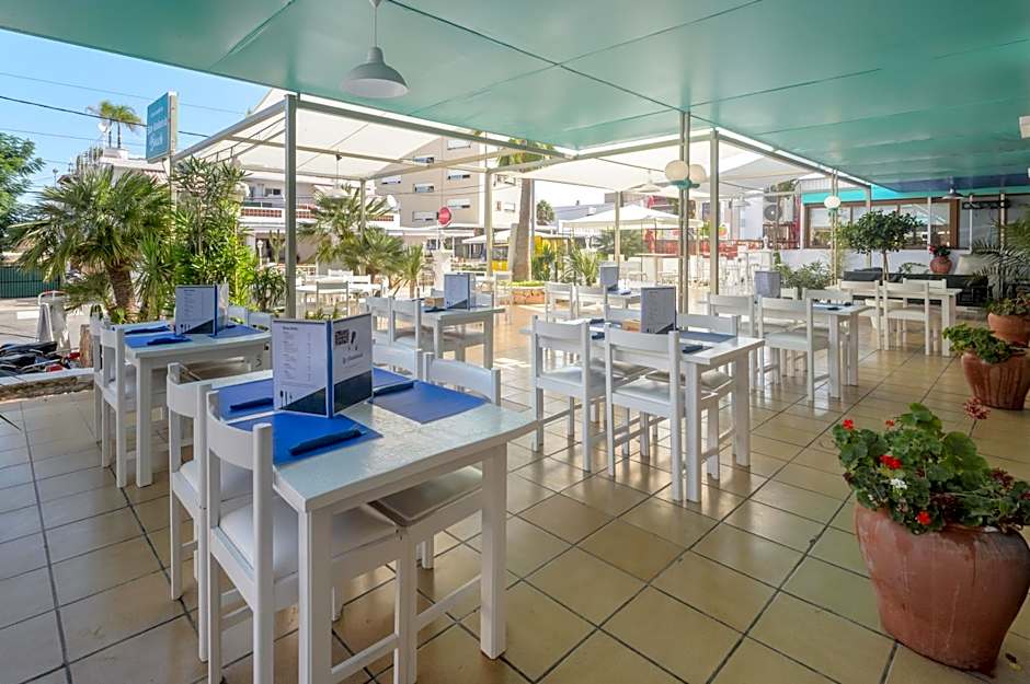 Apartamentos San Antonio Beach