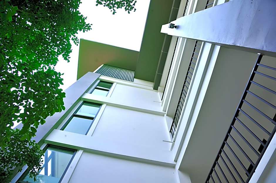 Gasser Park & Residence