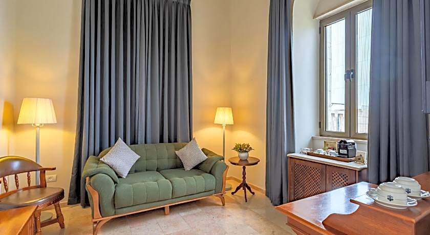 Notre Dame Center Guest House