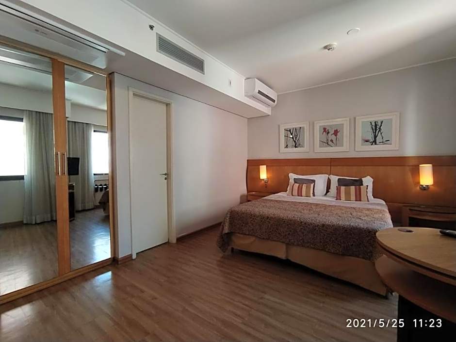 Flat Moema Rouxinol