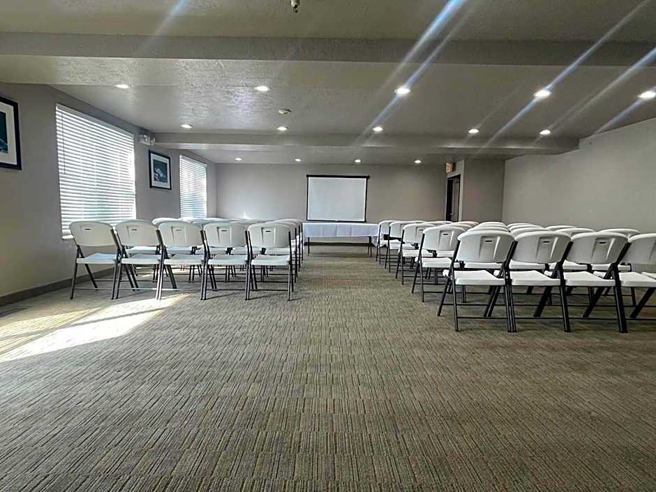 Country Inn & Suites by Radisson, West Valley City, UT