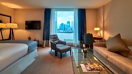 1 King Junior Suite Canary Wharf View High Floor