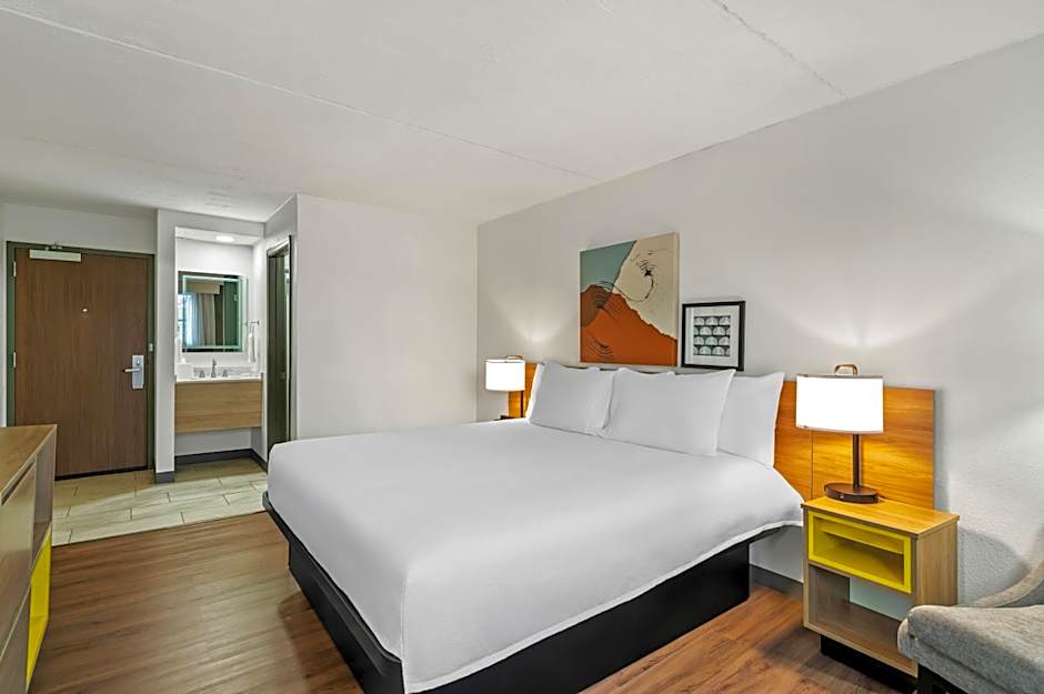 Spark by Hilton Portland Airport Maine Mall