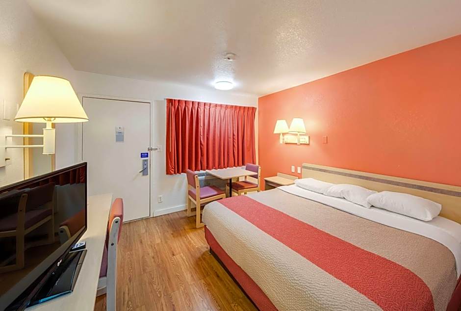 Motel 6-Greenville, TX